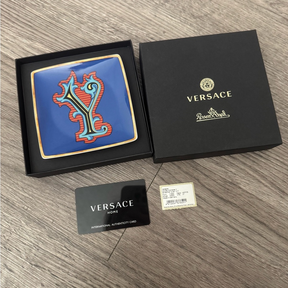Versace Blue Alphabet Y Square plate